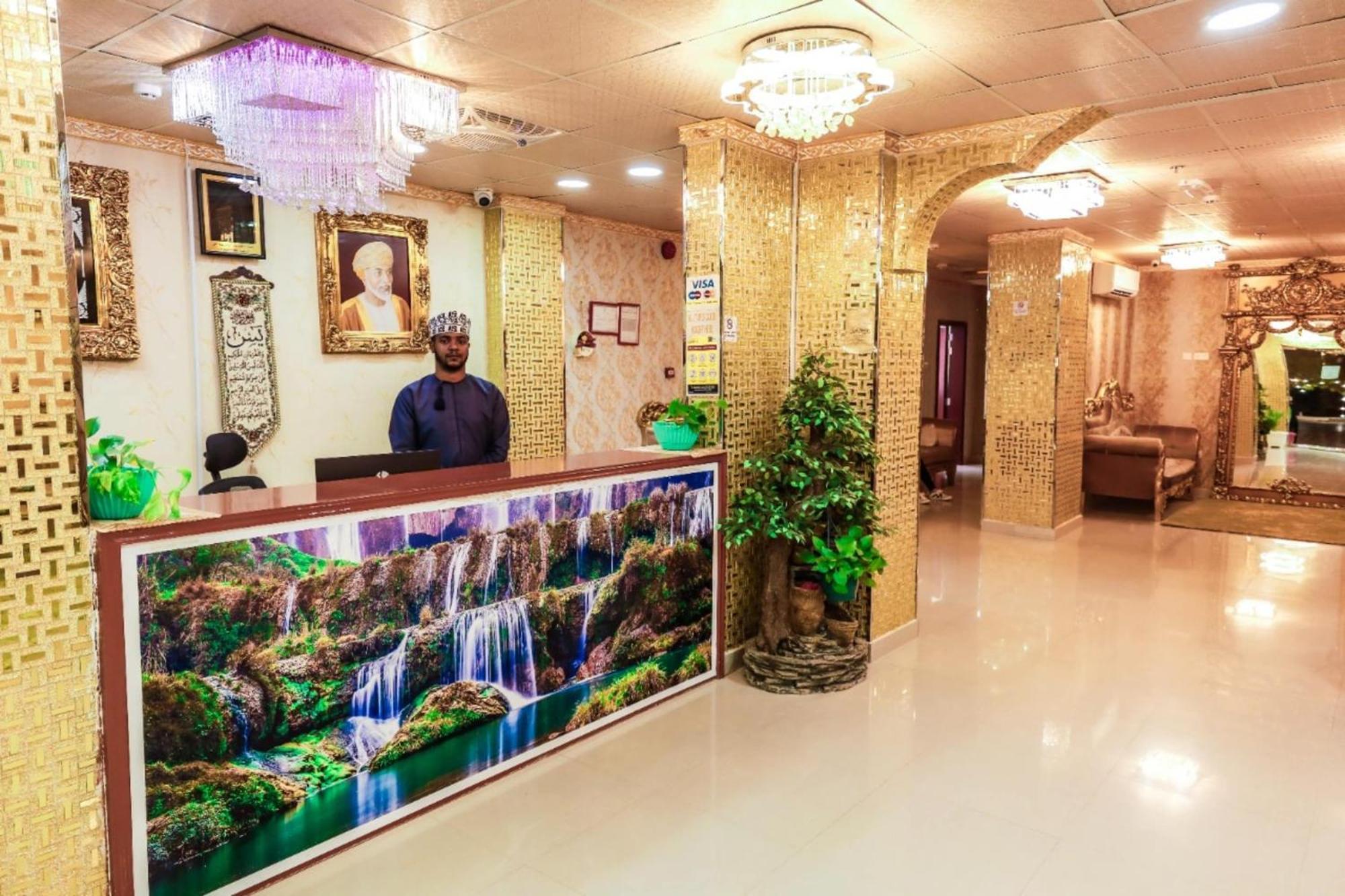 Capital O 141 Golden Rays Hotel Ibrā 外观 照片